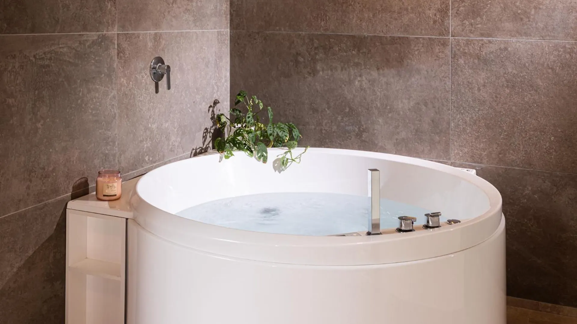 Charming Apt In Villa With Jacuzzi In Milan Segrate